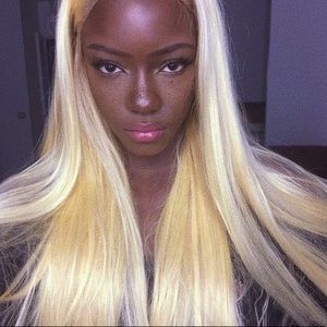 ✨KAYLIE 24” LIGHT BLONDE LACE-FRONT WIG *NWT✨